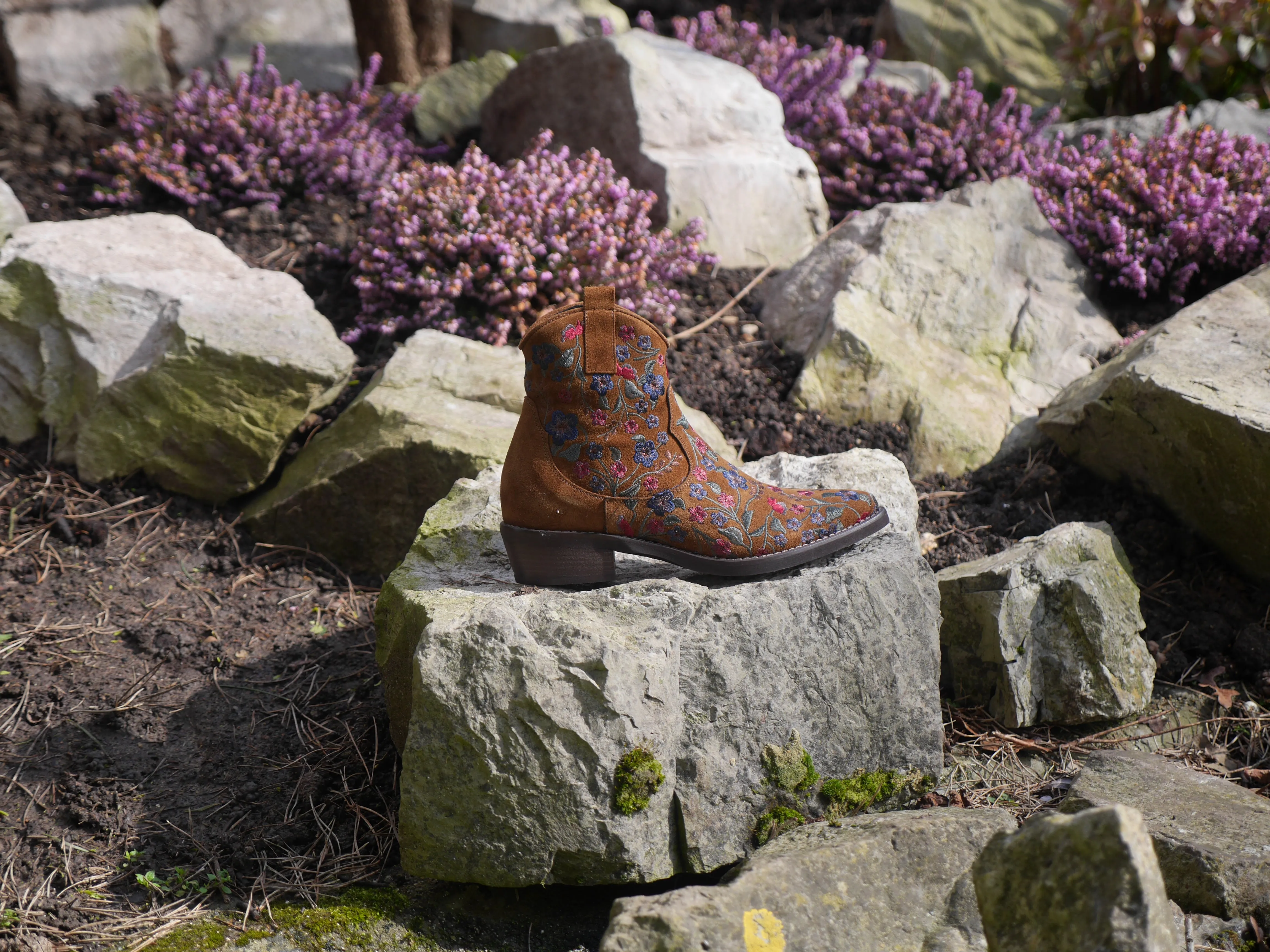 374Z15 - Brown Floral Suede Cowboy