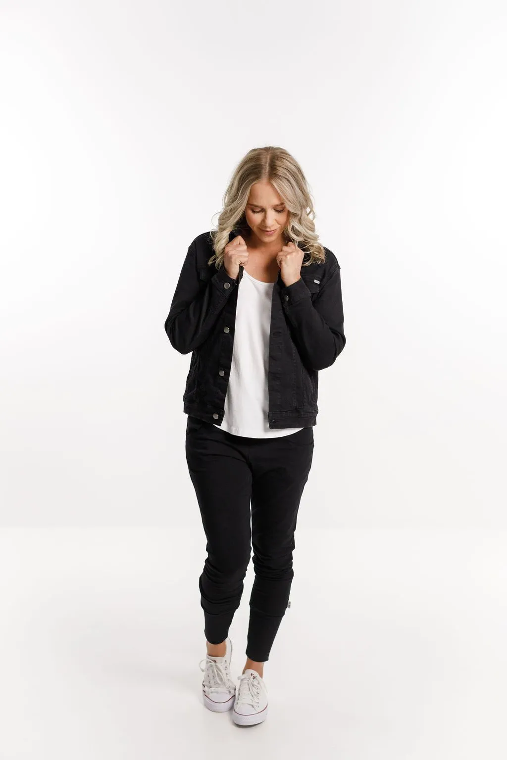 CLASSIC DENIM JACKET JET BLACK