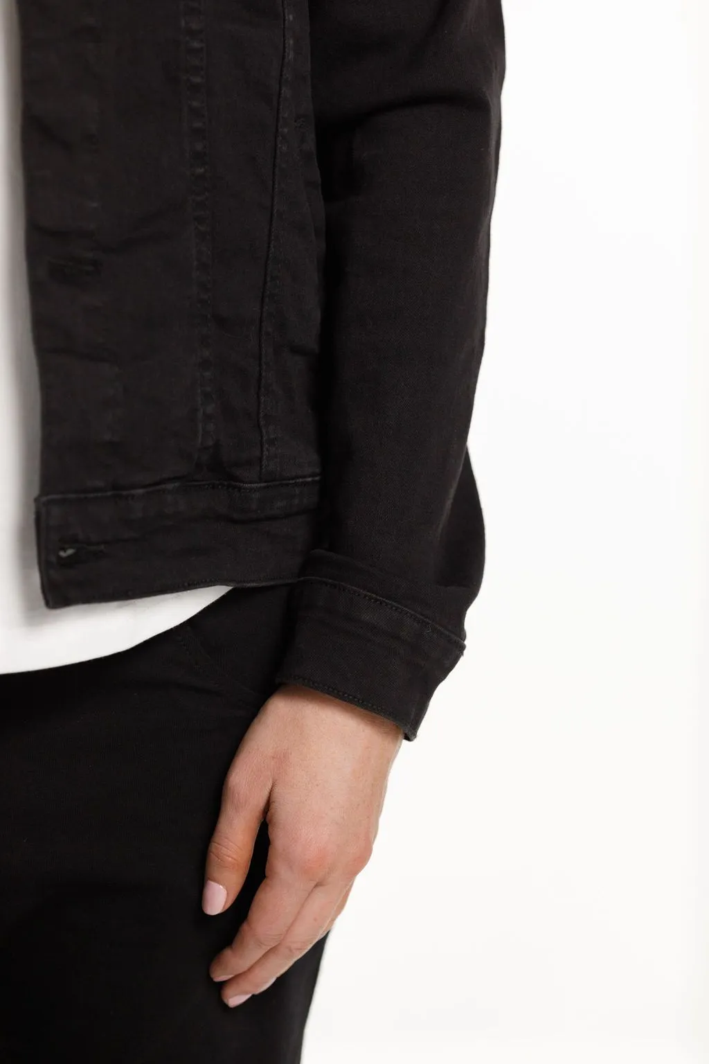 CLASSIC DENIM JACKET JET BLACK
