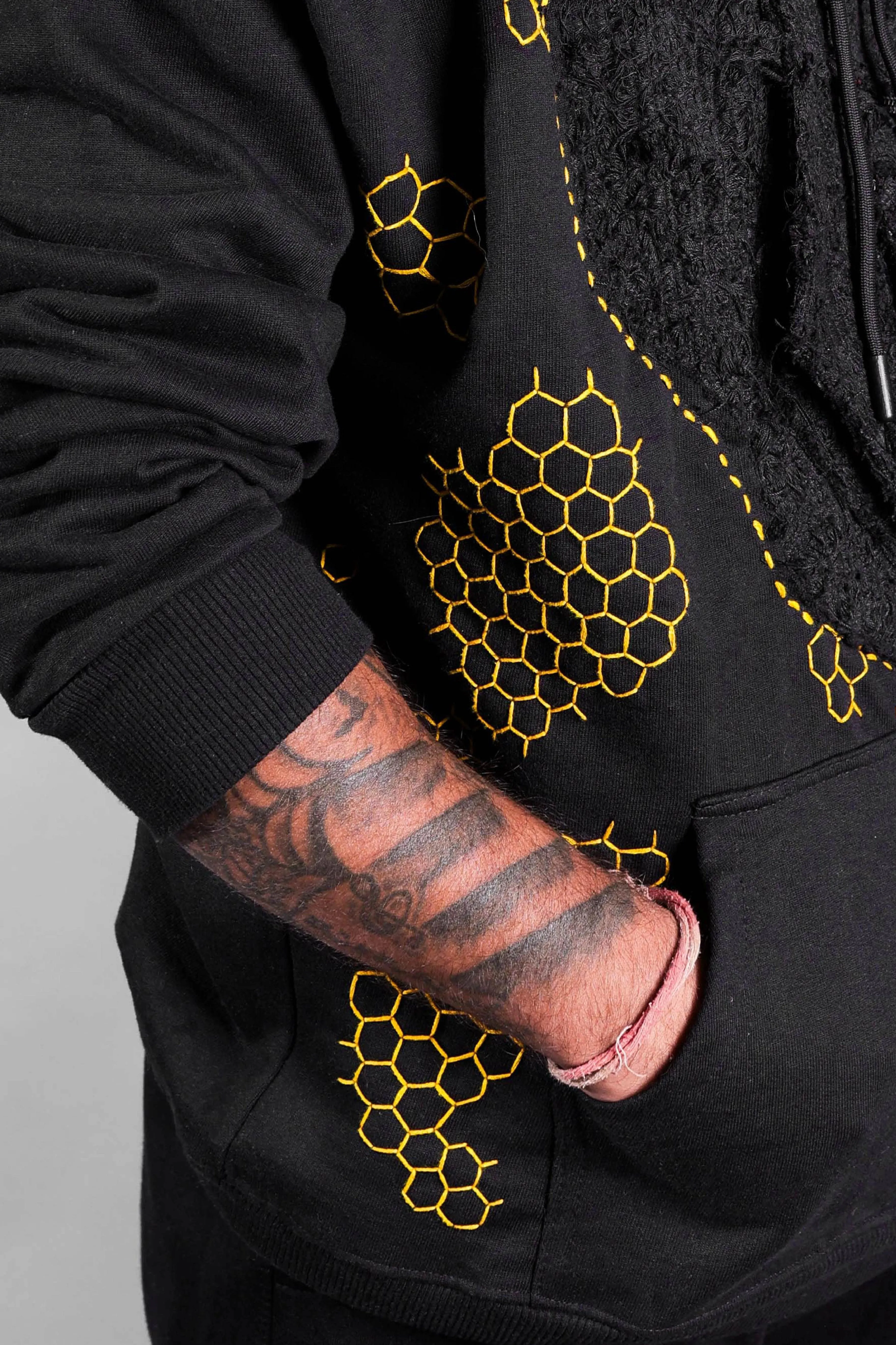 QUEEN BEE | HOODIE