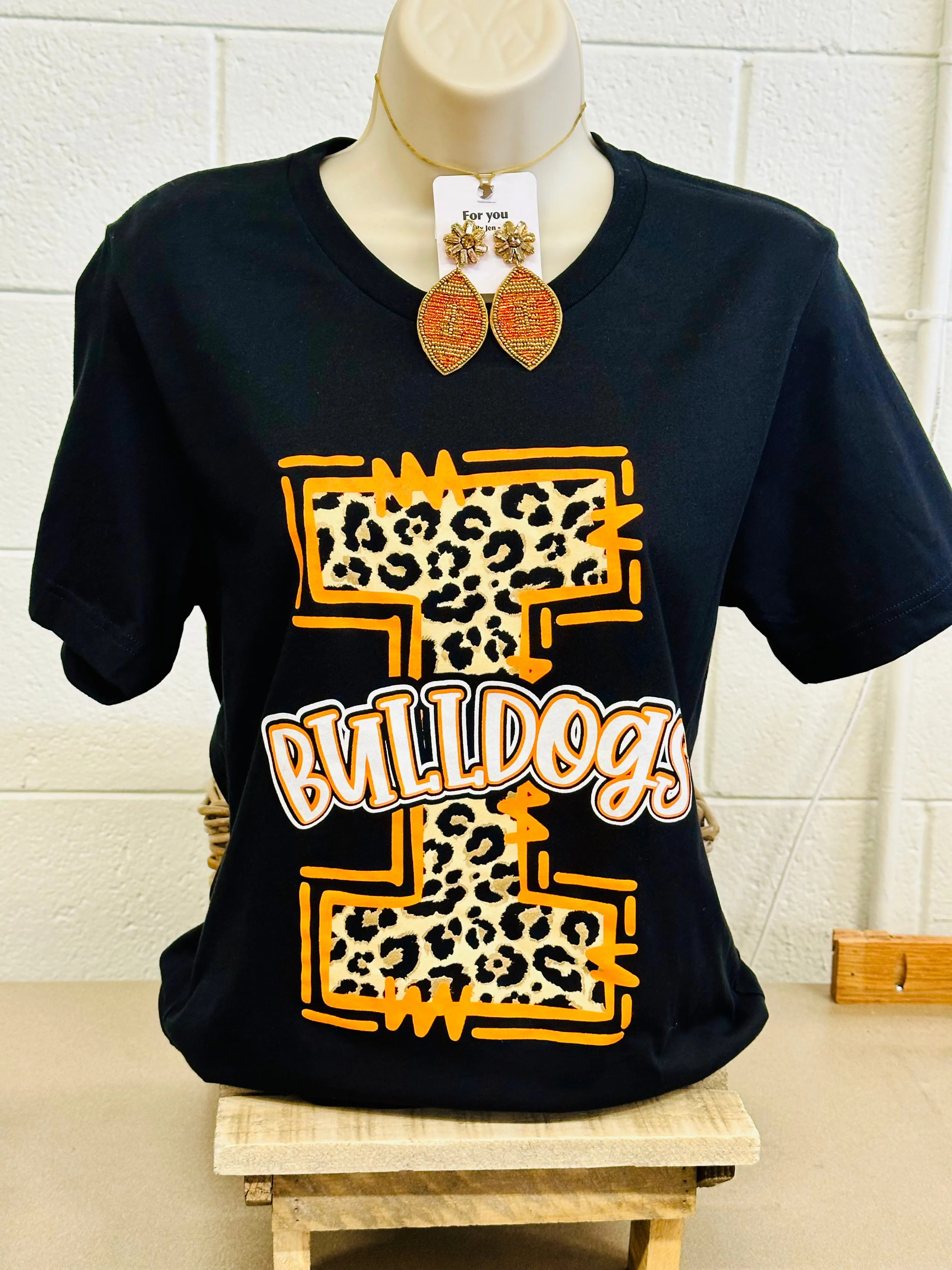 "I" BULLDOGS TEE