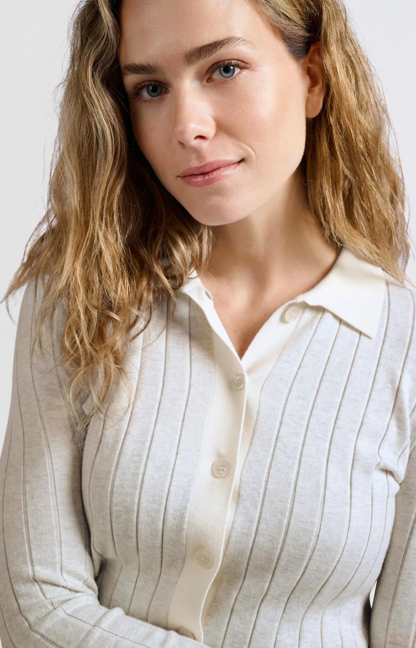 Ribbed cardigan with contrast details